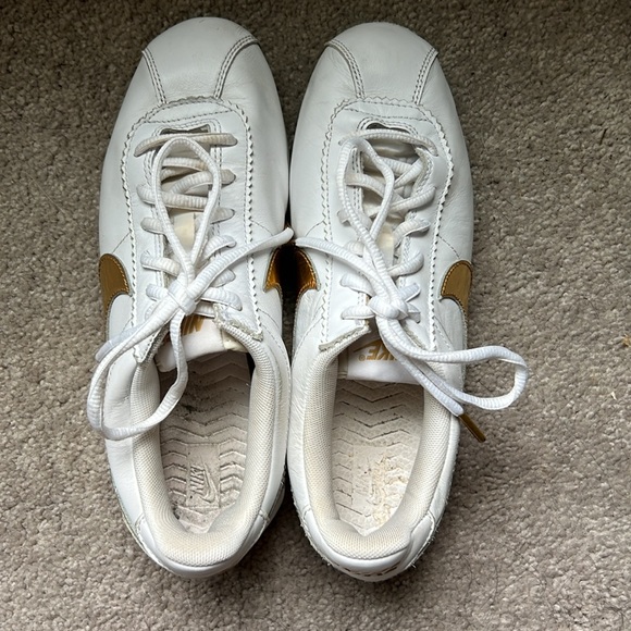 Nike white leather tennis or cheerleading sneakers - Picture 7 of 13